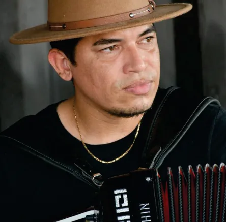 Salmo Barbosa, acordeon